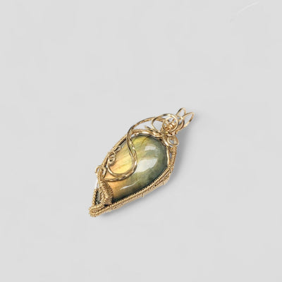 Fayes jewelry designs Pendant Incredible flashy labradorite pear shaped gold pendant