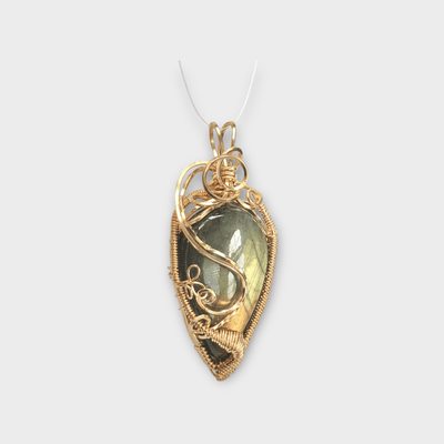 Fayes jewelry designs Pendant Incredible flashy labradorite pear shaped gold pendant