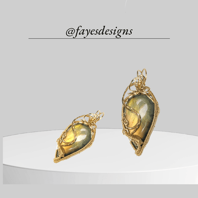 Fayes jewelry designs Pendant Incredible flashy labradorite pear shaped gold pendant