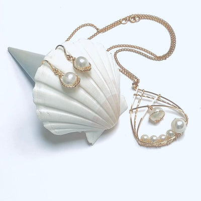 Fayes jewelry designs Freshwater pearls gold set