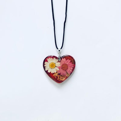 Fayes jewelry designs Resin heart pendant necklace Natural flower in resin pendant